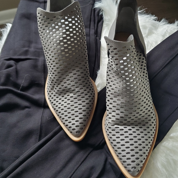 Women's Ankle Booties - Picture 1 of 7